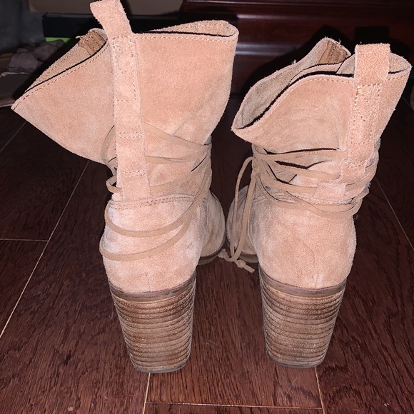 Tom’s Floppy Tie Boots 8.5 - Picture 6 of 7